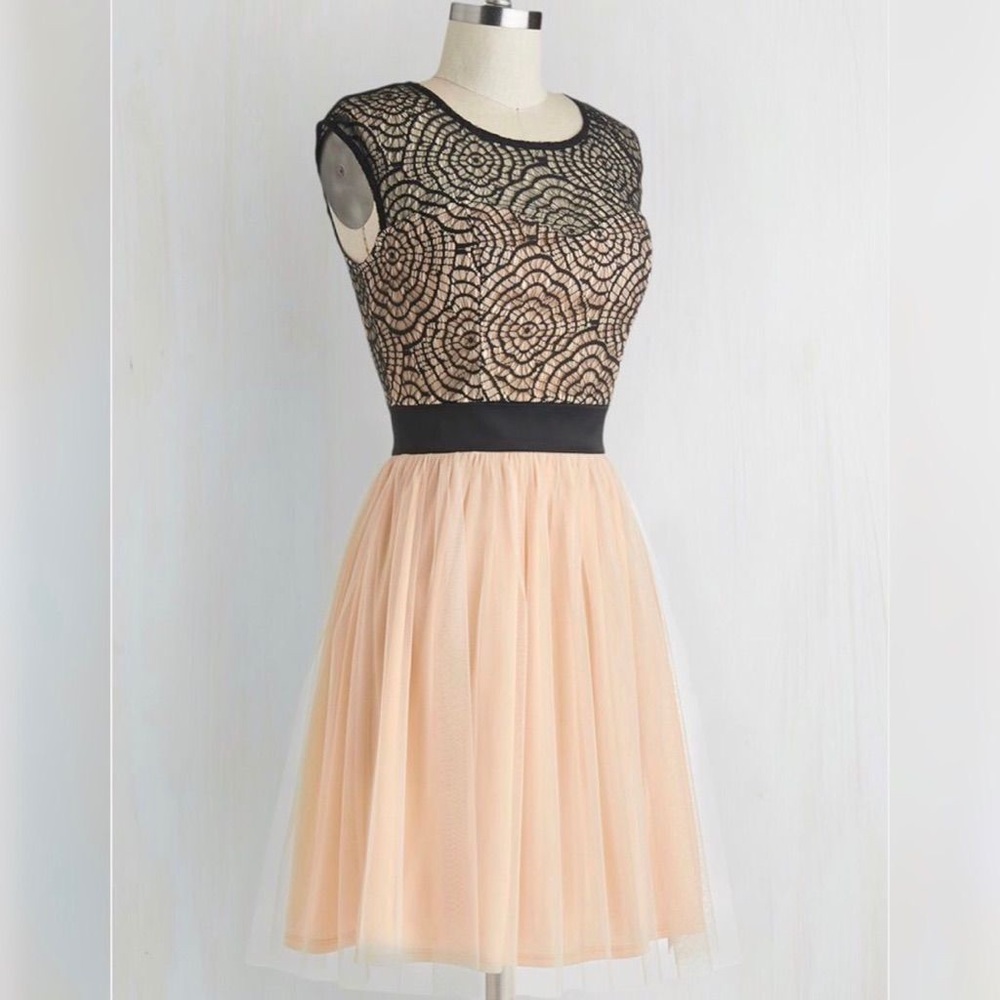 EUC STARLETS WEB DRESS